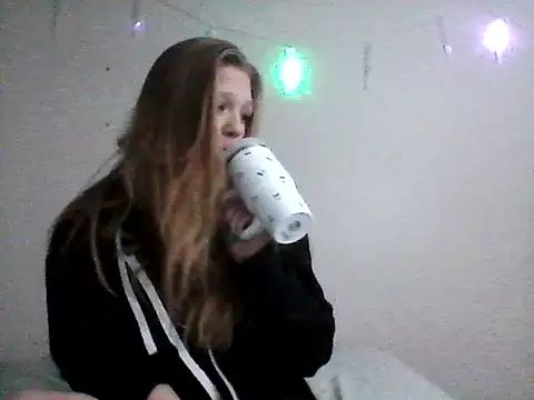 tinytiff33 online show from January 10, 2026, 1:23 am