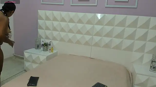 TalianaNewton online show from January 17, 2026, 11:36 am