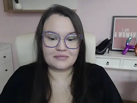 HollyDanceSoul online show from January 13, 2026, 7:34 am