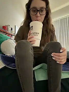 julia4thewin online show from March 4, 2026, 9:11 pm