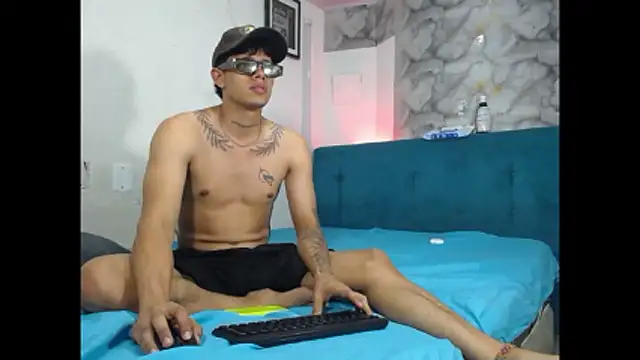 Snapshot of milet_sam chatting on January 9, 2026, 6:20 am milet sam online show from January 9, 2026, 6:20 am