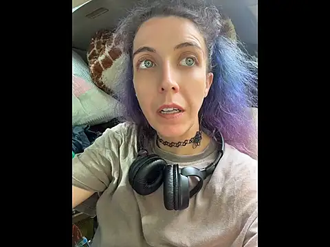 MegaTinyyy online show from June 30, 2026, 3:56 pm