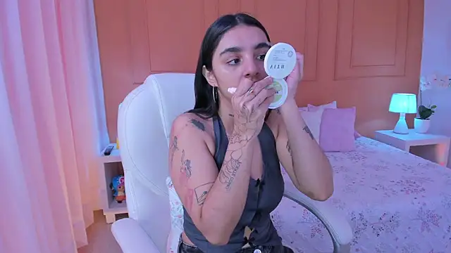 Abriil cutee online show from May 4, 2026, 1:36 pm