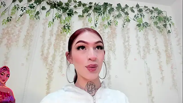 Snapshot of lizz_lunna chatting on July 14, 2026, 9:32 pm lizz lunna online show from July 14, 2026, 9:32 pm