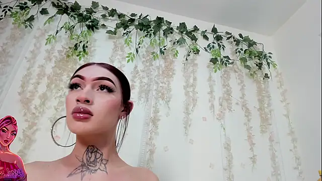 Snapshot of lizz_lunna chatting on July 16, 2026, 11:35 pm lizz lunna online show from July 16, 2026, 11:35 pm