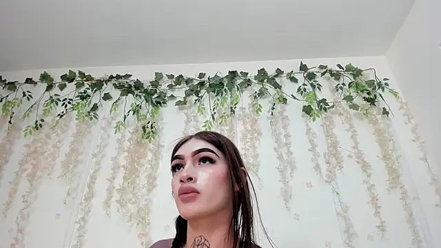 Snapshot of lizz_lunna chatting on June 9, 2026, 9:16 pm lizz lunna online show from June 9, 2026, 9:16 pm