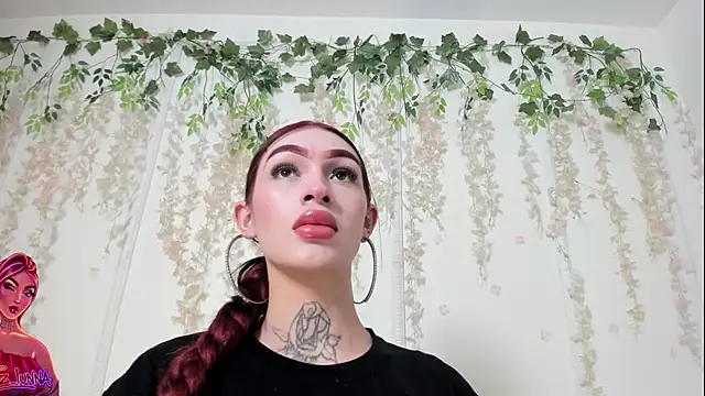 Snapshot of lizz_lunna chatting on July 6, 2026, 8:55 pm lizz lunna online show from July 6, 2026, 8:55 pm