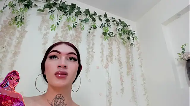 Snapshot of lizz_lunna chatting on July 17, 2026, 7:11 pm lizz lunna online show from July 17, 2026, 7:11 pm