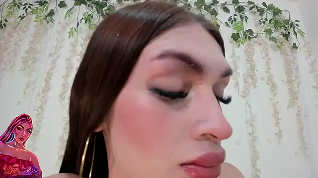 Snapshot of lizz_lunna chatting on June 20, 2026, 10:48 pm lizz lunna online show from June 20, 2026, 10:48 pm