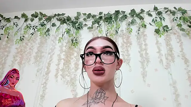 Snapshot of lizz_lunna chatting on June 1, 2026, 4:02 am lizz lunna online show from June 1, 2026, 4:02 am