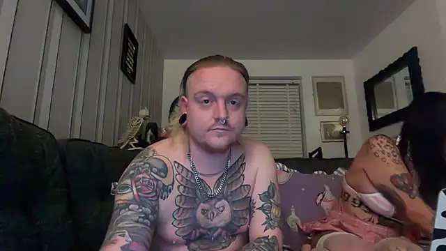 DaddyAndBabyGirl94 online show from January 11, 2026, 9:55 pm