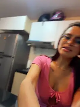 Snapshot of yourlittle_kathe chatting on May 15, 2026, 11:03 pm yourlittle kathe online show from May 15, 2026, 11:03 pm