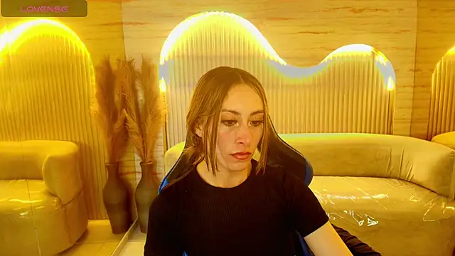 Snapshot of katalina_r_ chatting on June 20, 2026, 3:00 am katalina r online show from June 20, 2026, 3:00 am