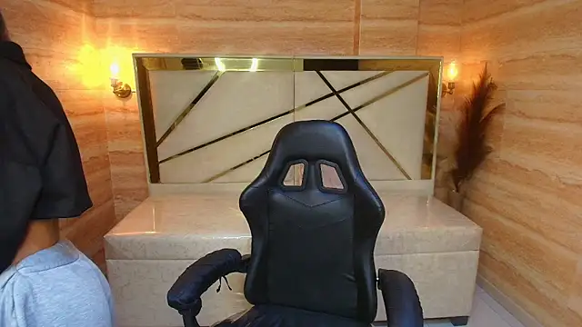 katalina r  online show from February 15, 2026, 12:48 pm