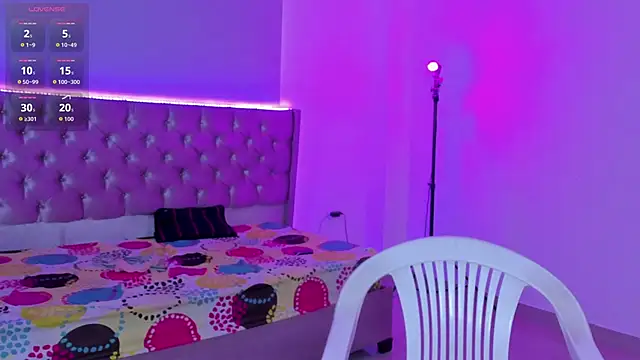 kitty violet11 online show from February 10, 2026, 8:41 pm