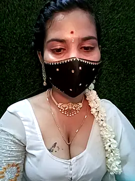 Snapshot of Nithyatamil chatting on April 18, 2026, 7:07 pm Nithyatamil online show from April 18, 2026, 7:07 pm