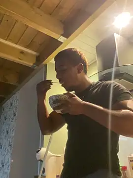 Axel black10 online show from February 5, 2026, 2:02 pm