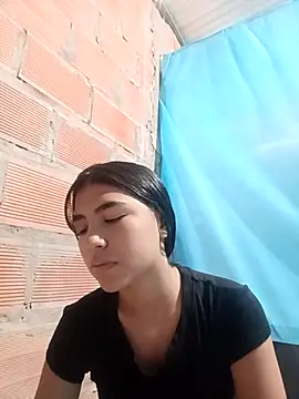 triana-hot18 online show from February 4, 2026, 12:11 pm