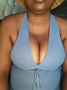 Snapshot of bigboobylicious chatting on March 30, 2026, 6:59 am bigboobylicious online show from March 30, 2026, 6:59 am