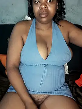 Snapshot of bigboobylicious chatting on April 1, 2026, 11:01 pm bigboobylicious online show from April 1, 2026, 11:01 pm