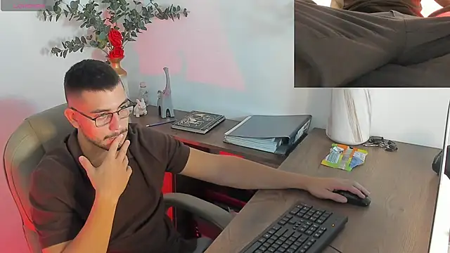 Snapshot of Jay_Grip chatting on March 3, 2026, 7:54 pm Jay Grip online show from March 3, 2026, 7:54 pm