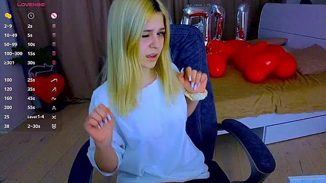 ApheliaStar online show from February 10, 2026, 3:44 pm