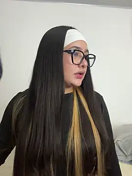 Snapshot of Diosa_lunar1 chatting on April 30, 2026, 1:23 am Diosa lunar1 online show from April 30, 2026, 1:23 am