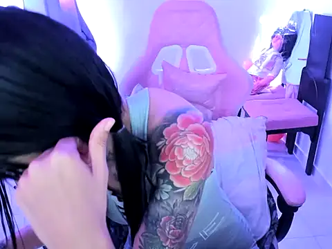 jenniferbodys online show from February 8, 2026, 9:56 pm