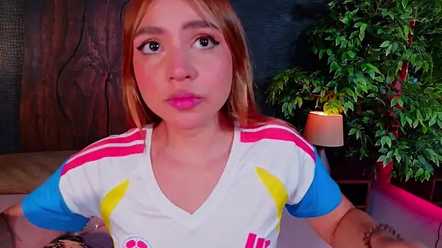 Snapshot of miia_stonne chatting on July 3, 2026, 4:24 pm miia stonne online show from July 3, 2026, 4:24 pm