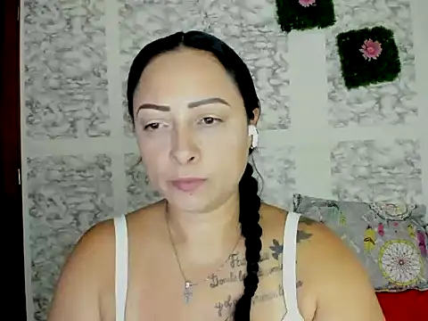 Snapshot of XXXStephanie_XXX chatting on May 19, 2026, 10:06 pm XXXStephanie XXX online show from May 19, 2026, 10:06 pm