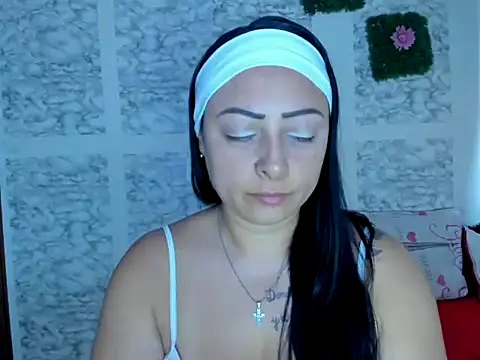 XXXStephanie XXX online show from April 22, 2026, 10:05 pm