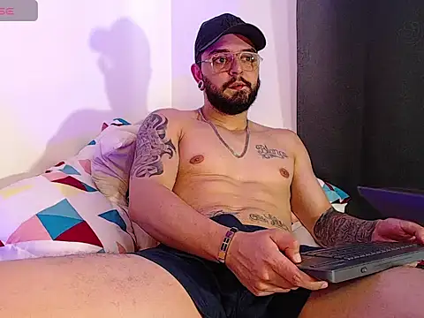Axel Stton online show from July 28, 2026, 8:52 pm