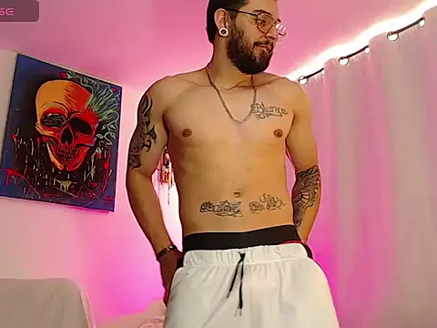 Axel Stton online show from May 7, 2026, 1:03 pm