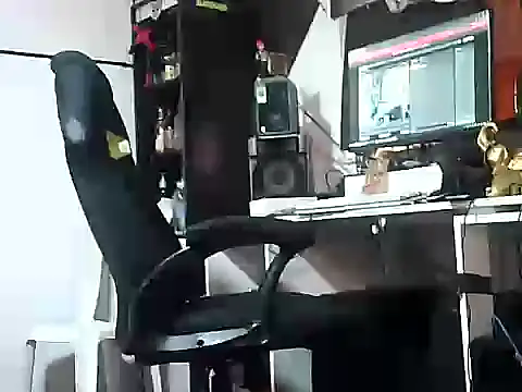 Snapshot of recalientee chatting on June 18, 2026, 2:55 pm recalientee online show from June 18, 2026, 2:55 pm