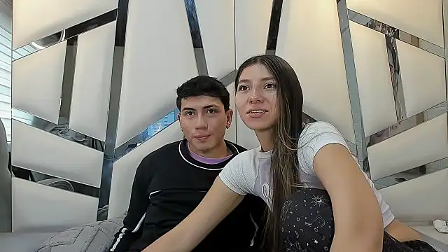 Snapshot of ScarlettAndLucas chatting on March 13, 2026, 1:27 pm ScarlettAndLucas online show from March 13, 2026, 1:27 pm