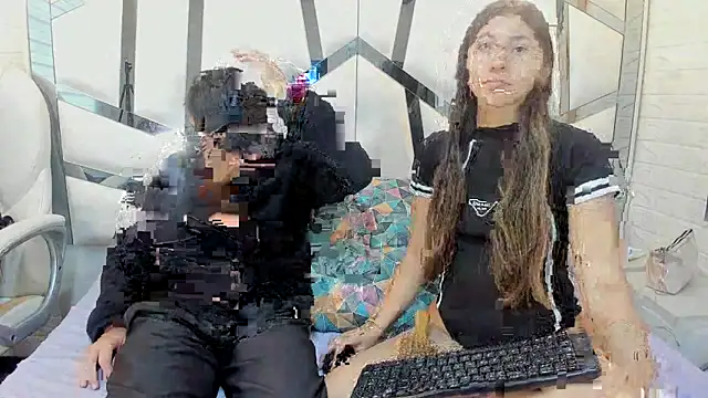 Snapshot of ScarlettAndLucas chatting on March 10, 2026, 12:42 pm ScarlettAndLucas online show from March 10, 2026, 12:42 pm