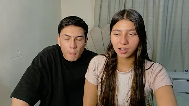 Snapshot of ScarlettAndLucas chatting on May 25, 2026, 12:10 am ScarlettAndLucas online show from May 25, 2026, 12:10 am