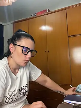 Snapshot of Alice_Dan chatting on June 2, 2026, 2:17 pm Alice Dan online show from June 2, 2026, 2:17 pm