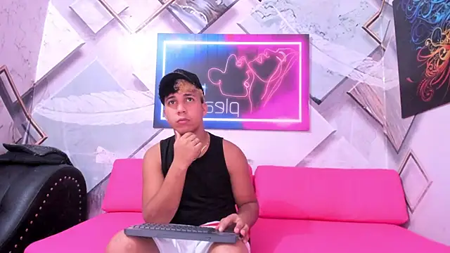 Roman cute online show from February 3, 2026, 6:40 am