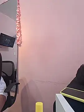 jade03  online show from June 19, 2026, 5:52 pm
