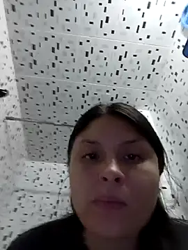 yessica gomez01 online show from April 27, 2026, 7:56 pm