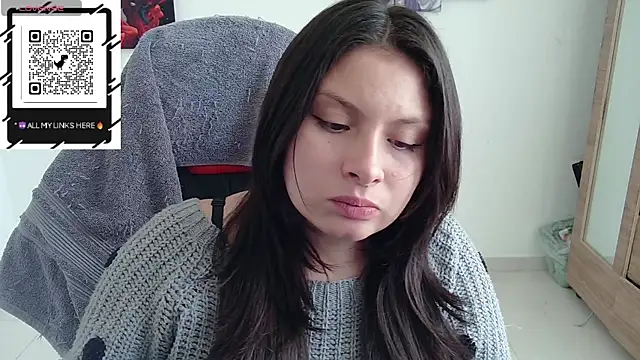 yessica gomez01 online show from June 9, 2026, 8:32 pm