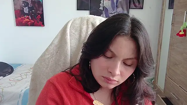 yessica gomez01 online show from May 5, 2026, 8:23 pm