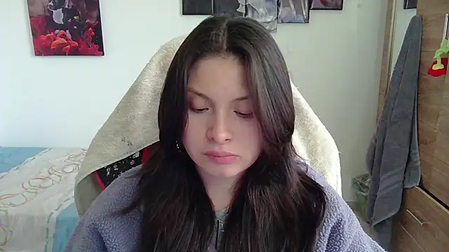yessica gomez01 online show from May 3, 2026, 10:02 pm