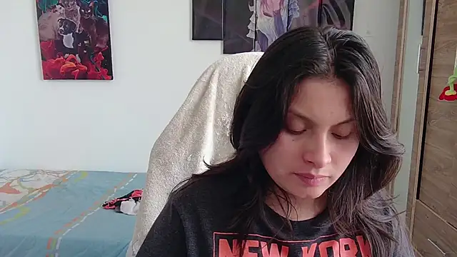yessica gomez01 online show from May 1, 2026, 9:09 pm