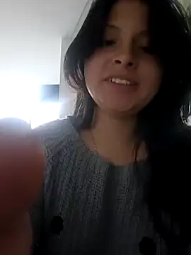 yessica gomez01 online show from April 28, 2026, 3:05 pm