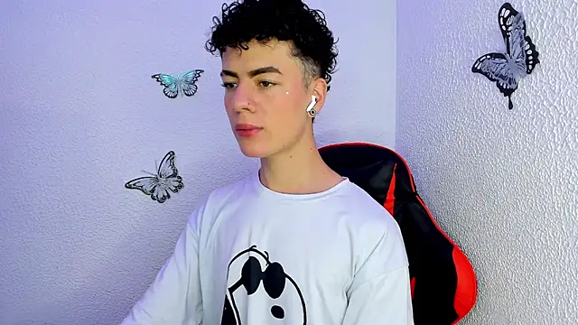 andrew ixz online show from February 10, 2026, 6:18 pm