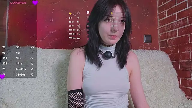 Snapshot of LisaBunnyy chatting on May 25, 2026, 9:35 pm LisaBunnyy online show from May 25, 2026, 9:35 pm