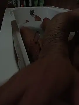 Masztisfiu2 online show from April 13, 2026, 5:33 am