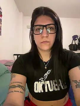 Snapshot of onfire-azulita chatting on June 20, 2026, 1:43 am onfire-azulita online show from June 20, 2026, 1:43 am